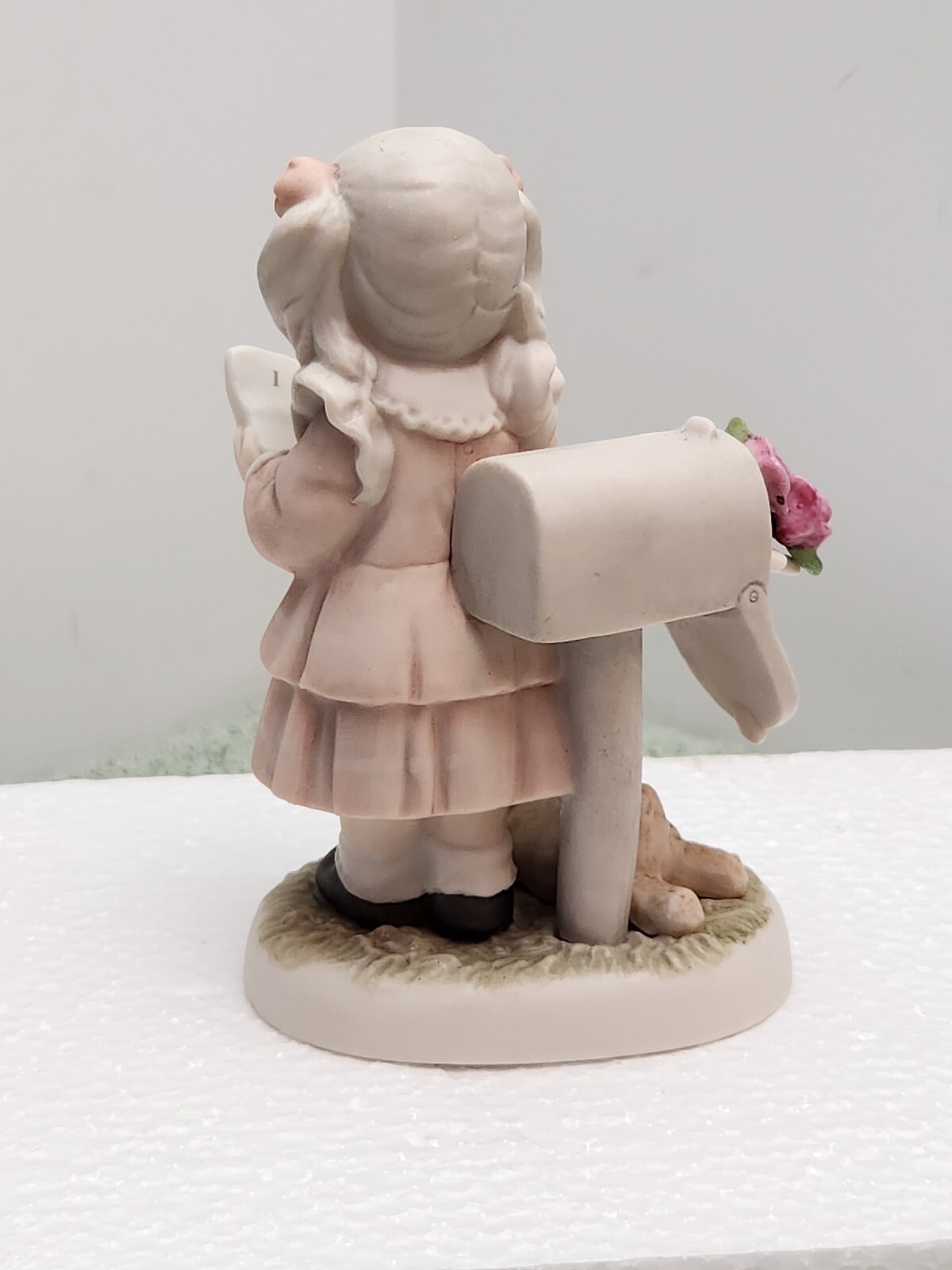 Enesco 296015 “Signed Sealed And Delivered With Love” 1997 No Box