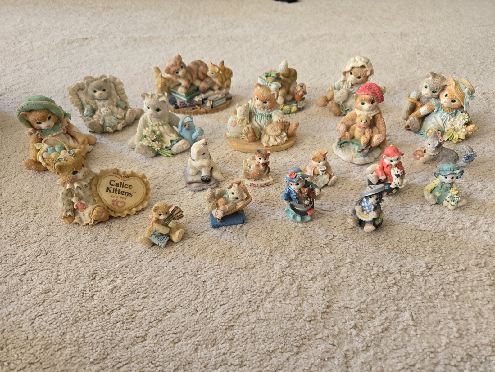Huge Lot of 20 Enesco Calico Kittens