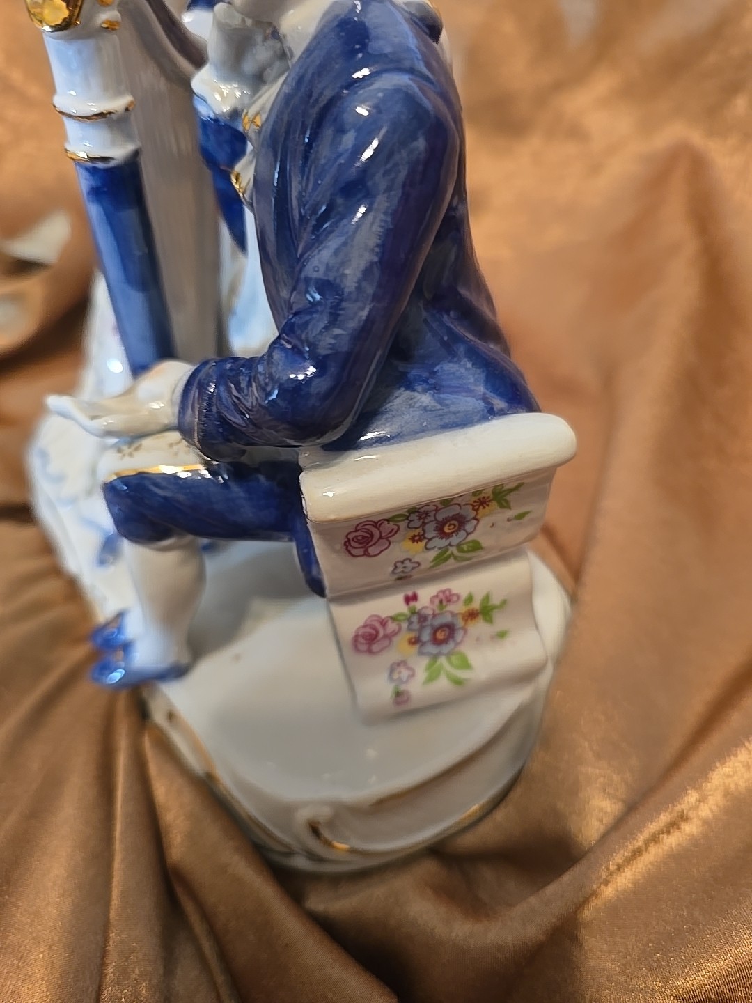 Rare Blue&white Porcelain Colonial/ Victorian Couple Playing Harp/reading Figure