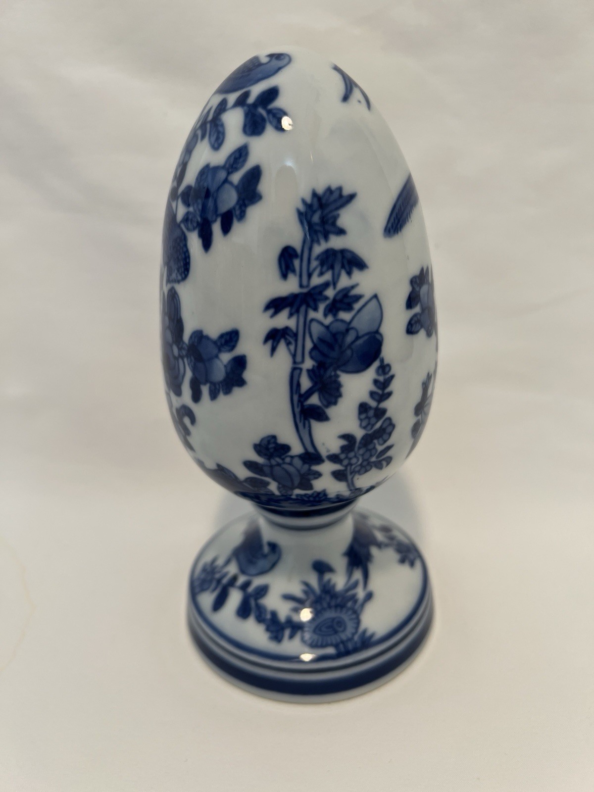 Vintage Ceramic Hand painted Floral Blue And White Chinoiserie Decorative Egg