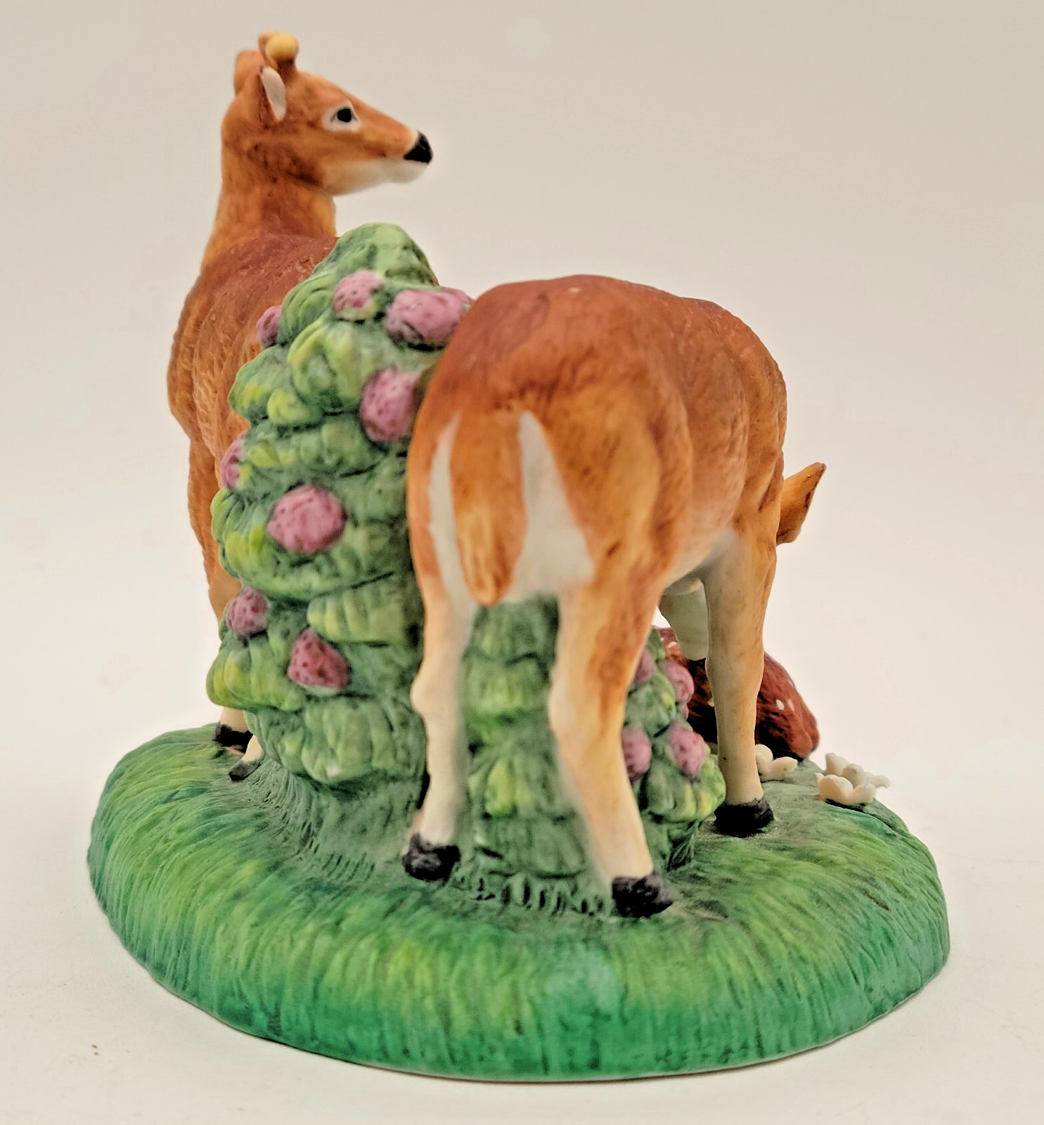 Vintage Royal Windsor White-Tailed Deer Figurine Southern Forest Families Japan