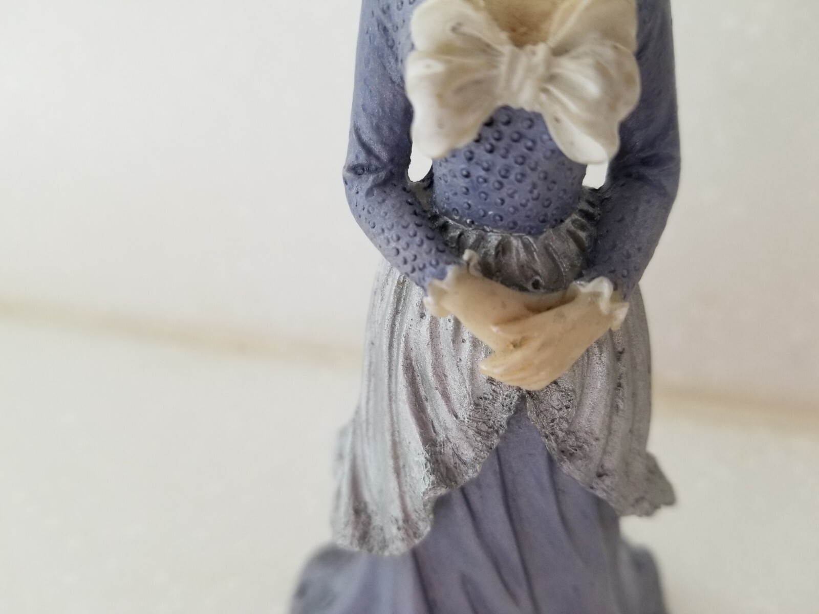 Victorian Style Lady Resin Figurine 1996 by Popular Imports 5 1/2″