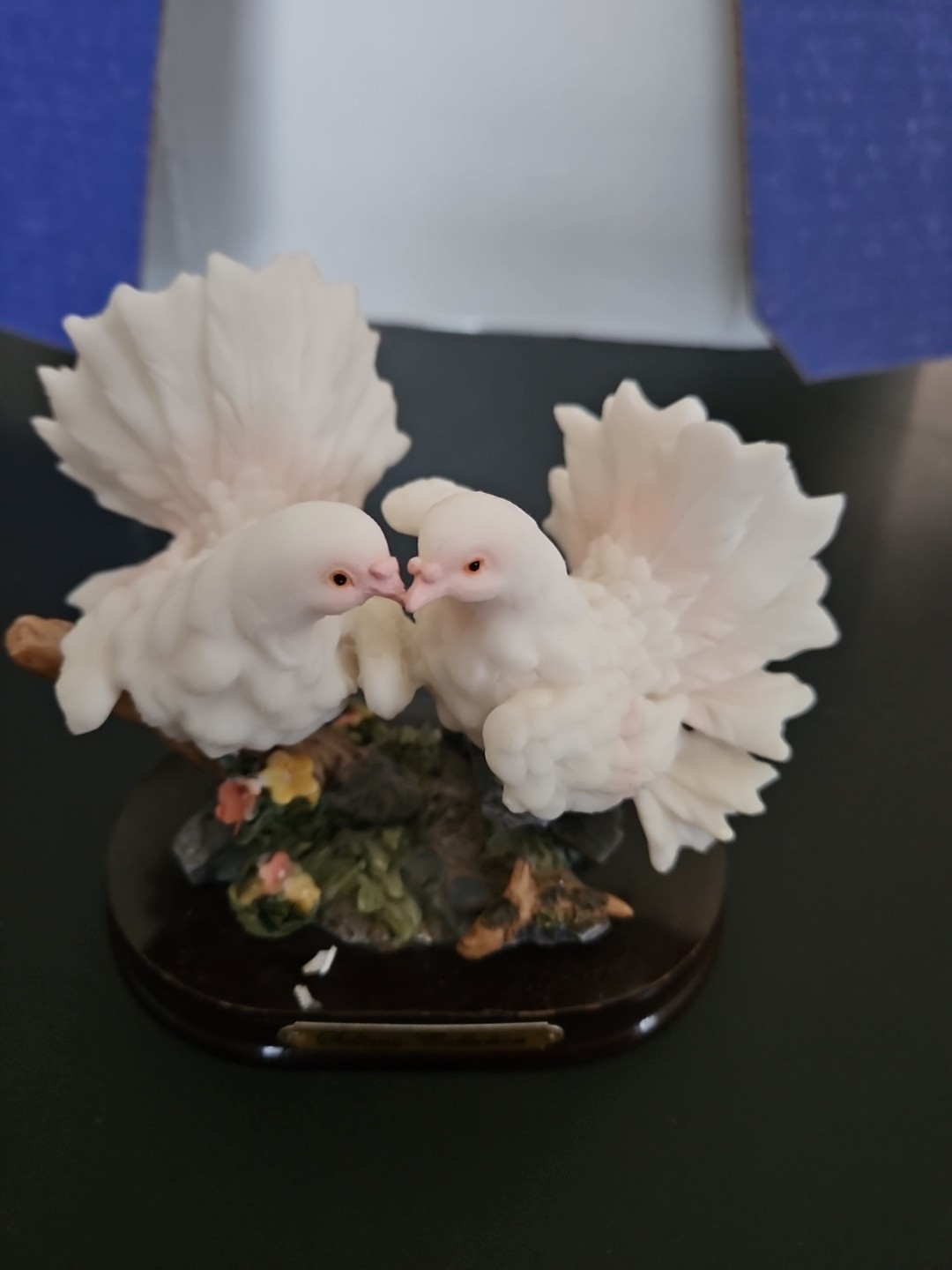 Soltano Collection Kissing Doves Figurine 5″ x5″x 3 1/4″