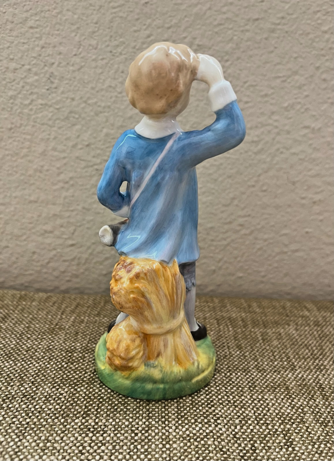 VINTAGE ROYAL DOULTON “LITTLE BOY BLUE” HN2062 FIGURINE ENGLAND COPR. 1949