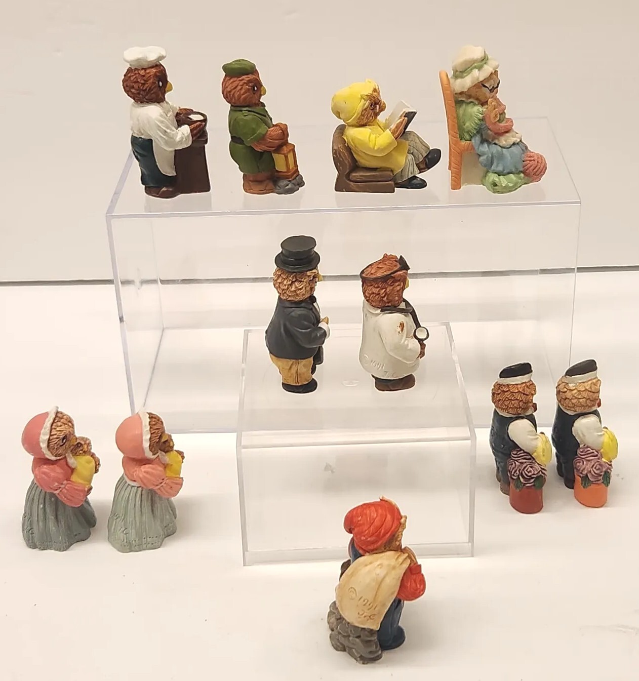 1991 JC OWL Mother Child DOCTOR GRANDMA Waiter CHEF Banker People Figurine