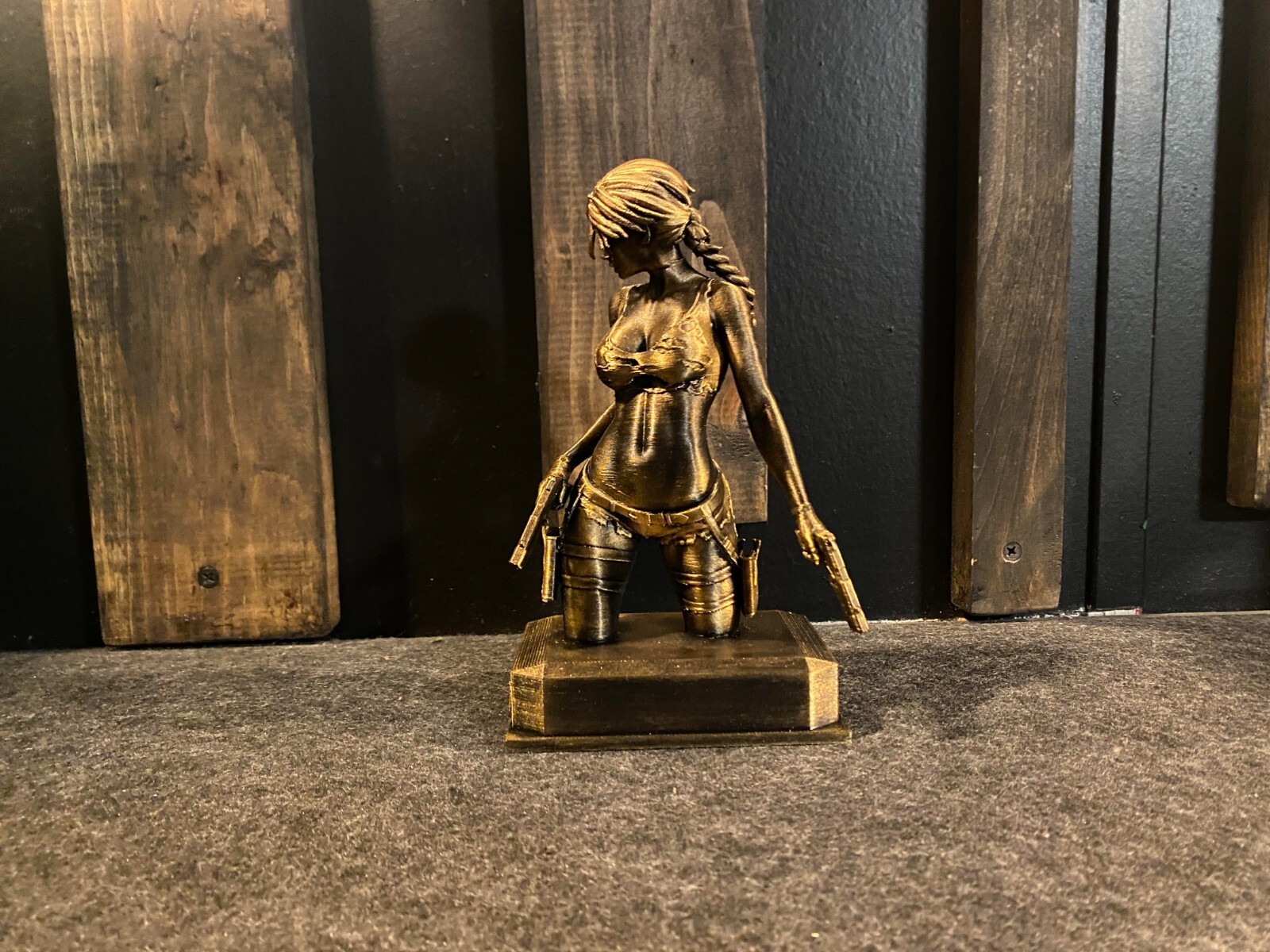 LARA CROFT Gold statue Tomb Raider 6inches Tall