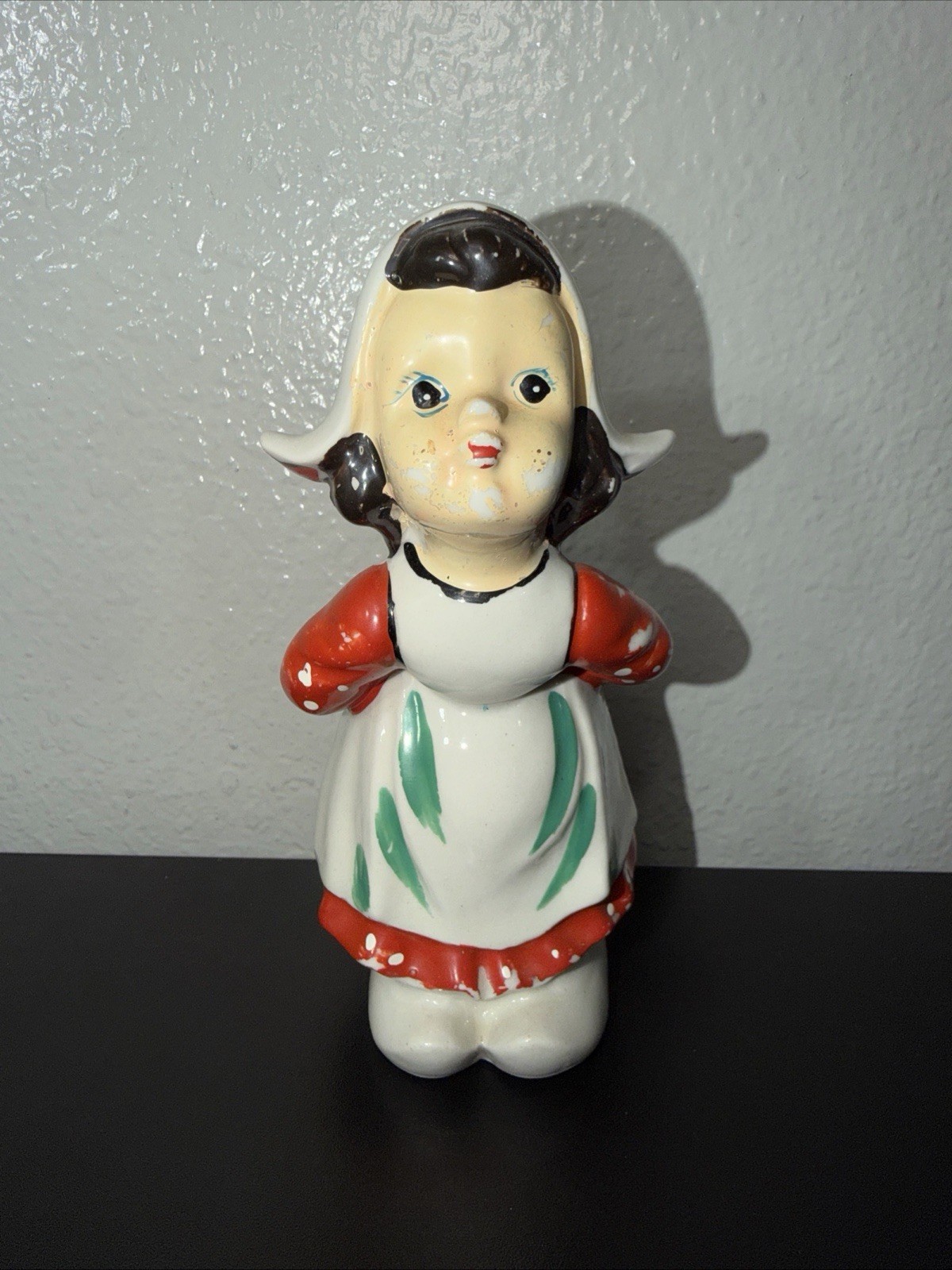 VINTAGE 1953 Dutch Girl Red Wall Pocket – Made in Japan – Hand Painted!!