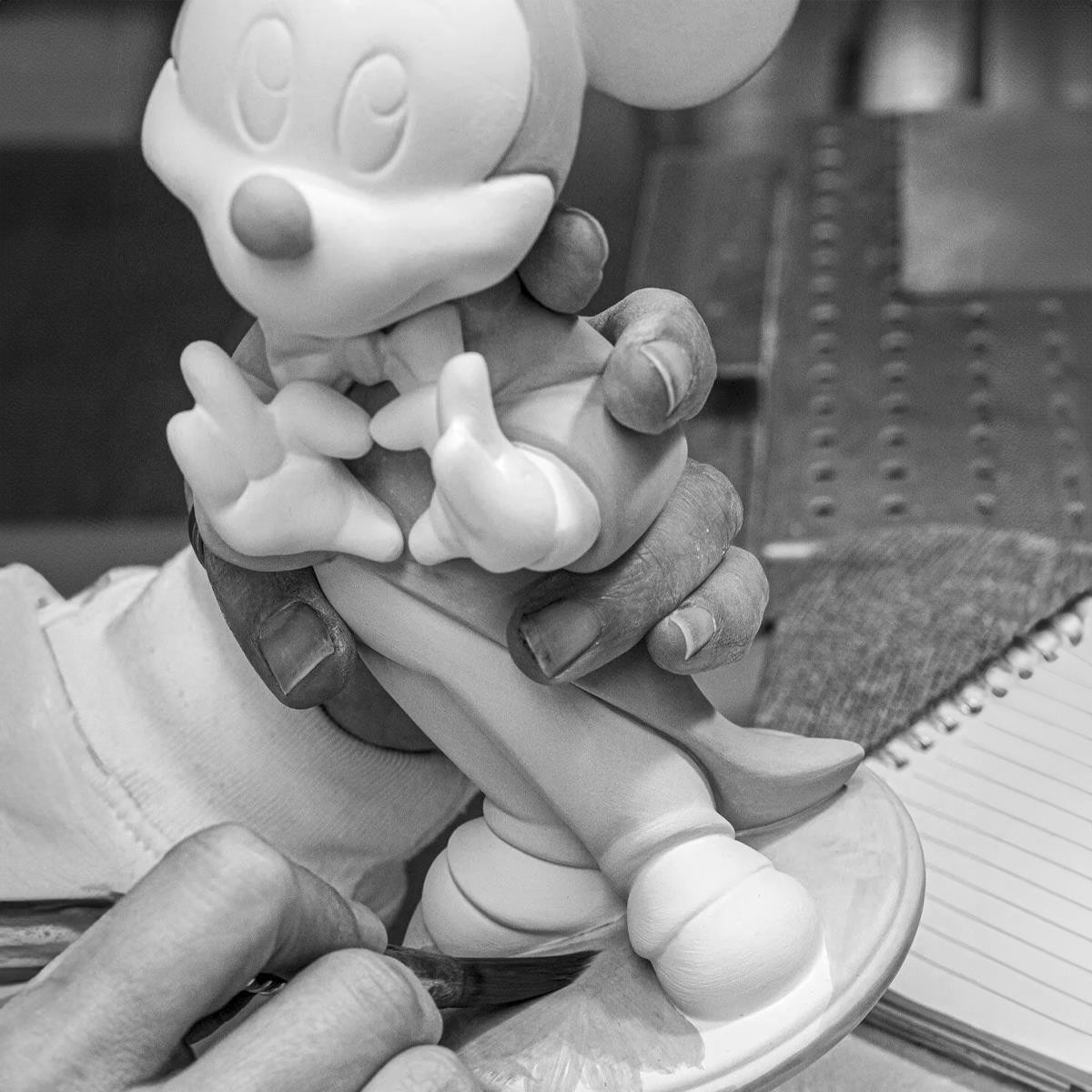 Lladro Disney Animation Collection Mickey Mouse in Suit and Bow Tie Fig 1009079