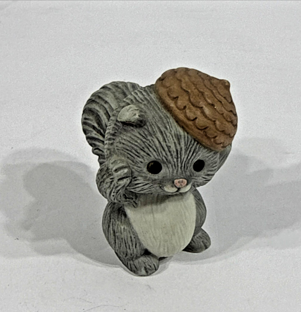 Vintage Avon Best Buddies Squirrel Porcelain Figurine 1992 2.5 in