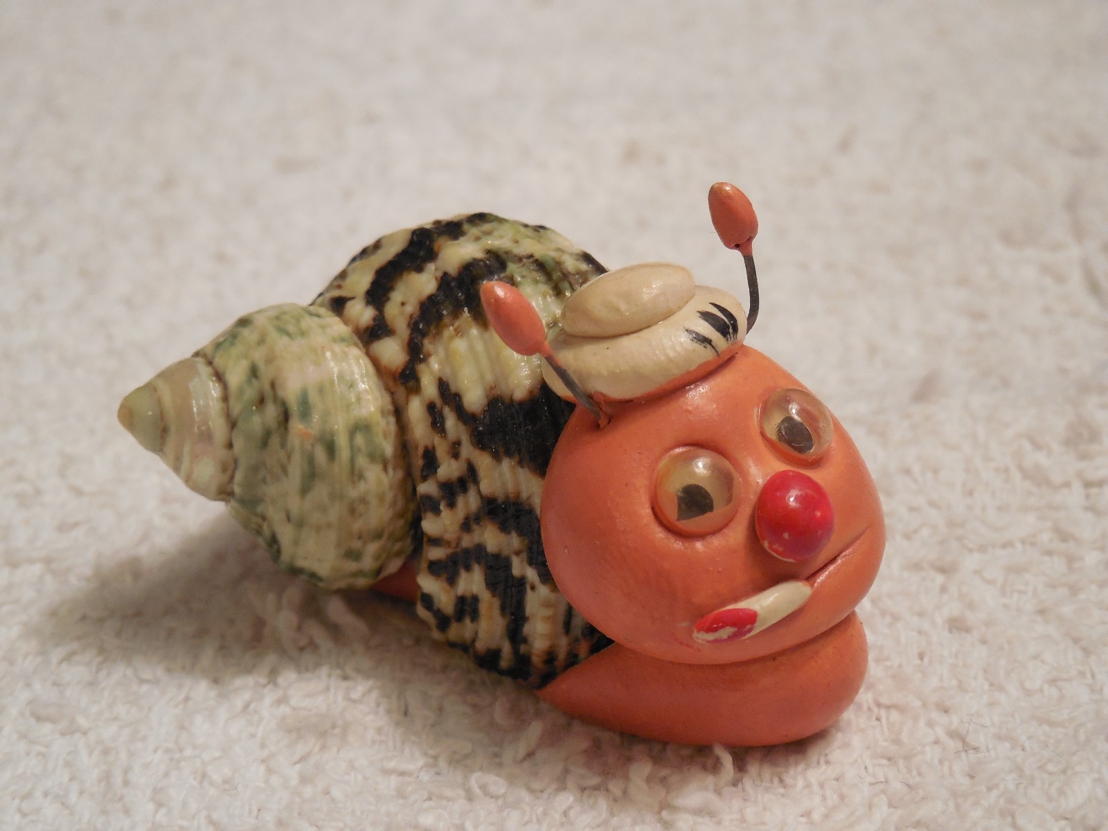 Rare Old Handcrafted Thomas The Snail Shell Figurine ~ 1 1/8″ Tall ~ 2 1/4″ Long