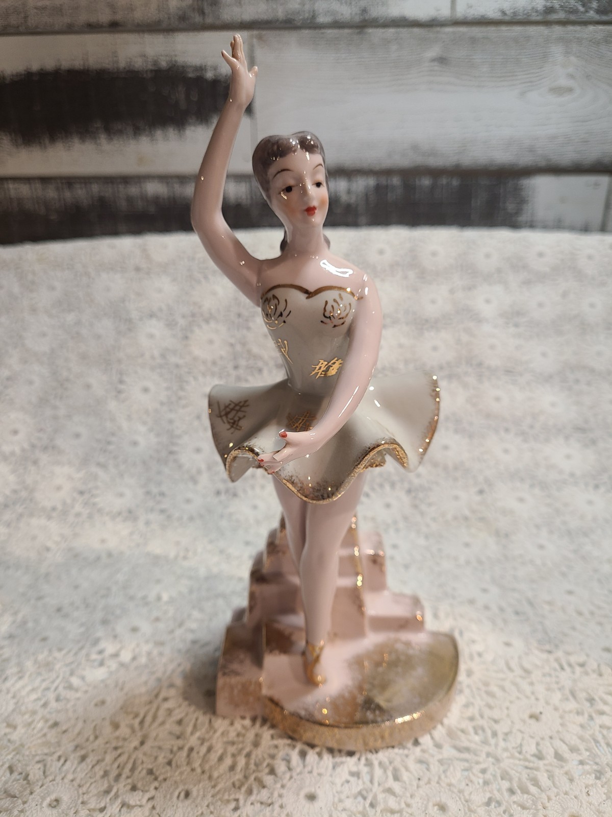 Vintage Ucagco Porcelain Ballerina 9 Inches Tall Made In Japan