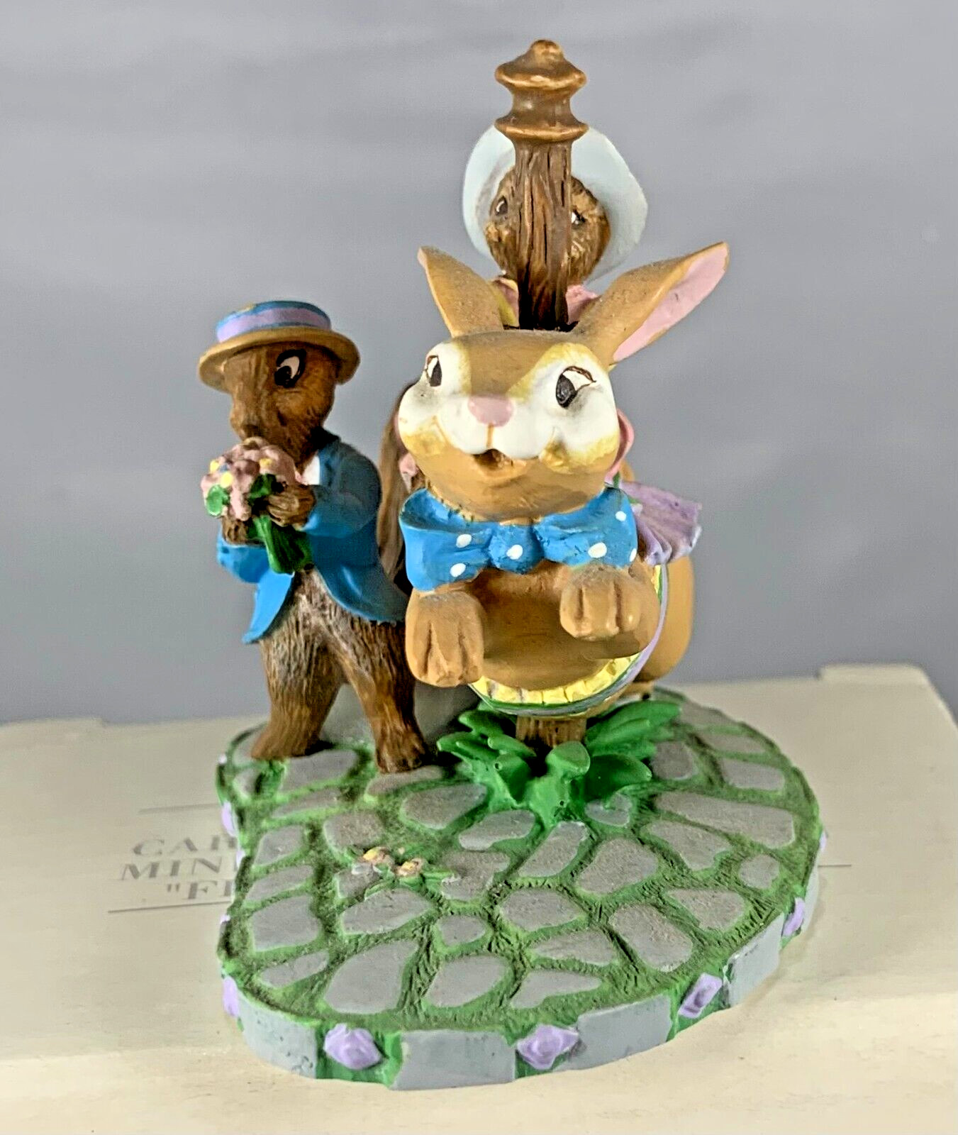 AVON CAROUSEL WONDERLAND MINIATURES COLLECTION “FLOWERS FOR A KISS”