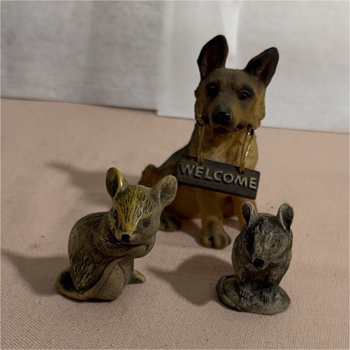 German Shepherd WELCOME Sign Figurine Set of 3 Hand Painted Resin Matte