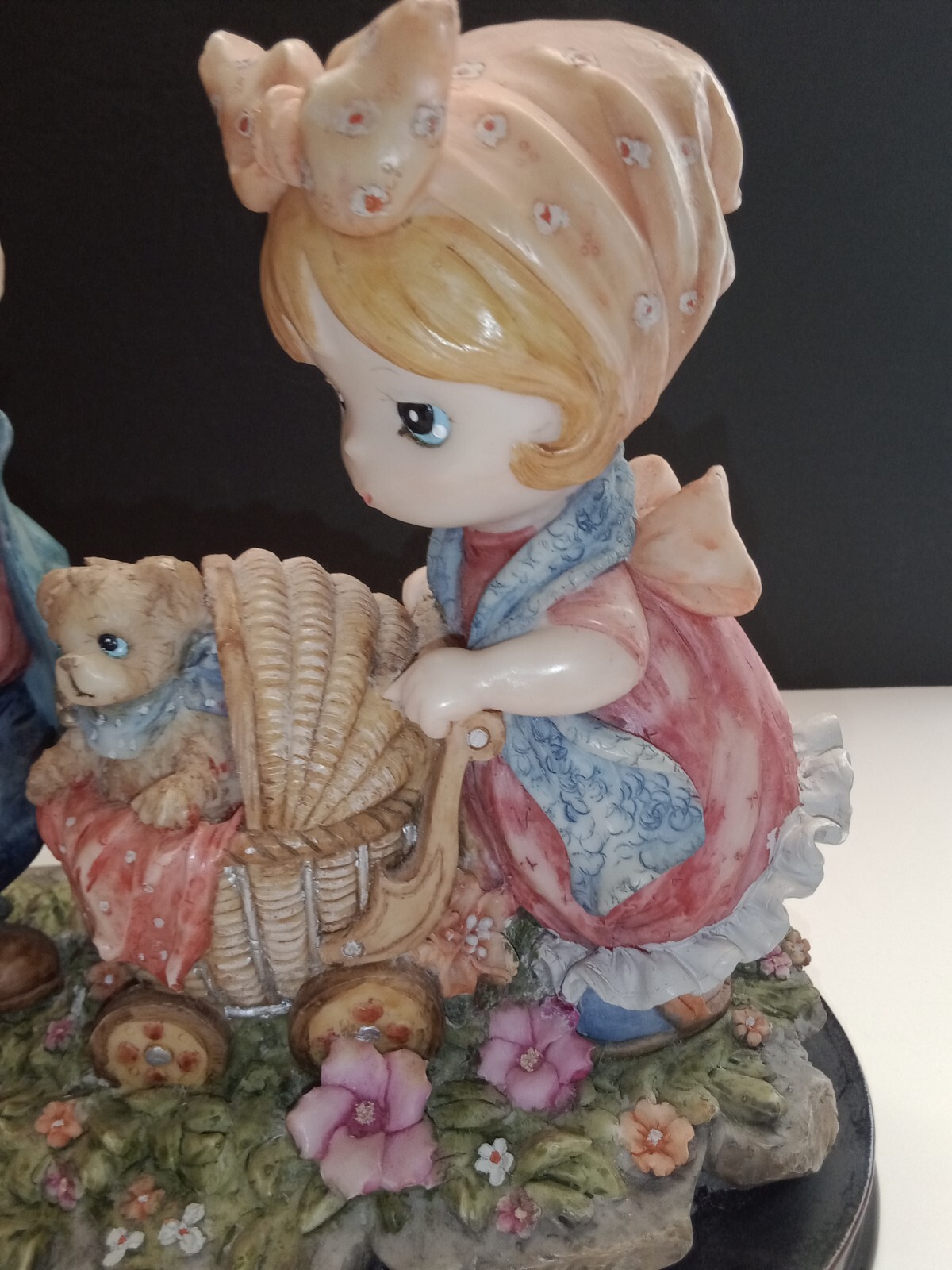 RARE FIND. Turtle King Corp. Belle & Benny Statue/ Figurine. Large.