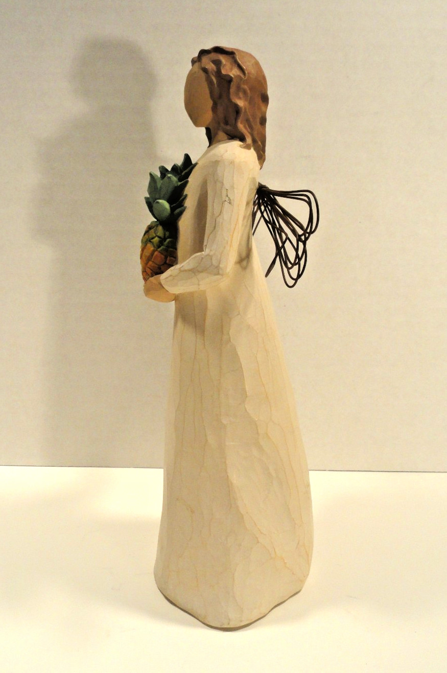 Willow Tree Welcoming Angel with Pineapple Demdaco Susan Lordi 2002