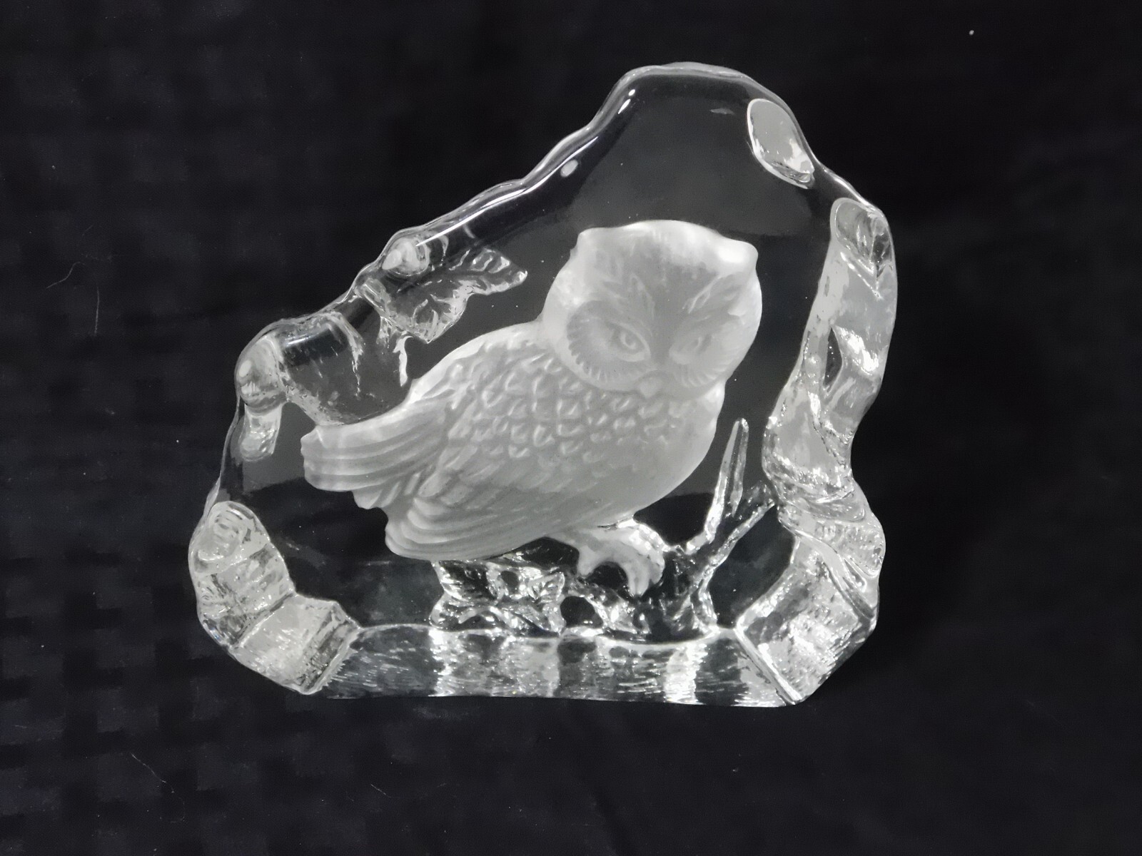 OWL Art Glass Crystal Figure/Paperweight-Indented & Carved-Nice Gift