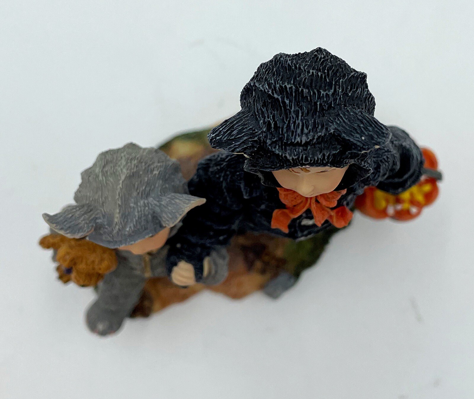 The Boyds Bears #3585 Holiday Series Resin Halloween Cathy & Miranda Edition 1E