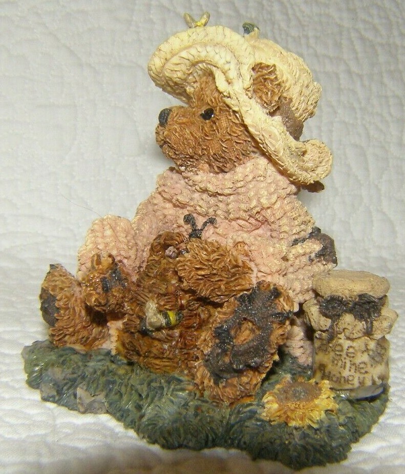 BOYDS BEARS: “Bailey…Honey Bear” 3 1/2 inch Resin figurine 1994