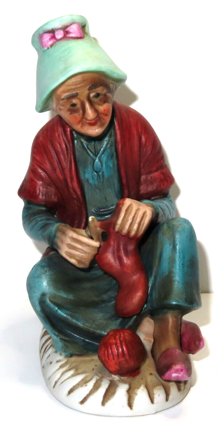 Vintage Porcelain Statue of Old Woman Knitting Figurine 5 7/8″ – Unmarked