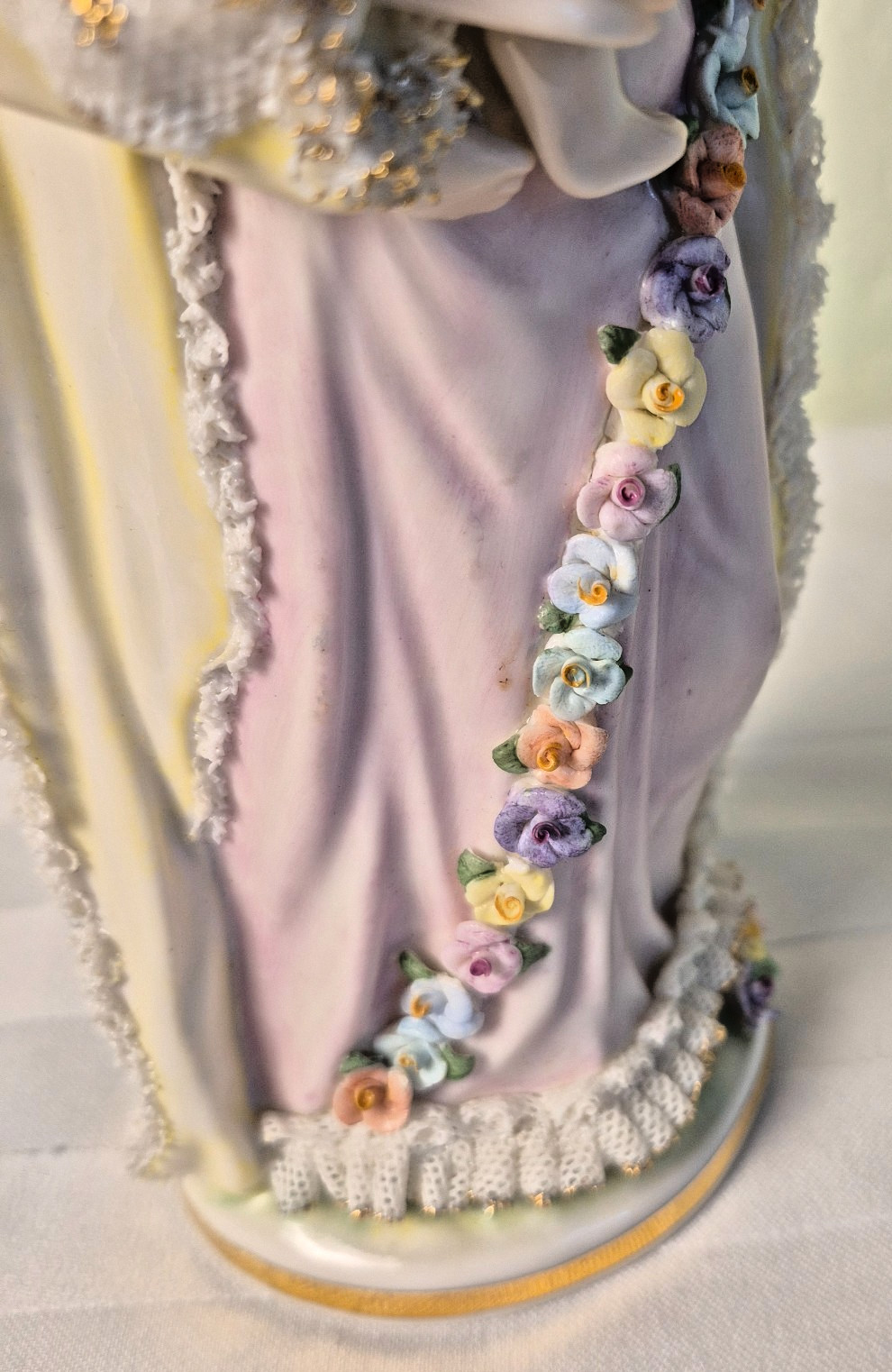 Vtg MZ Irish Dresden Madonna of the Roses Ireland Mary Baby Jesus Figurine