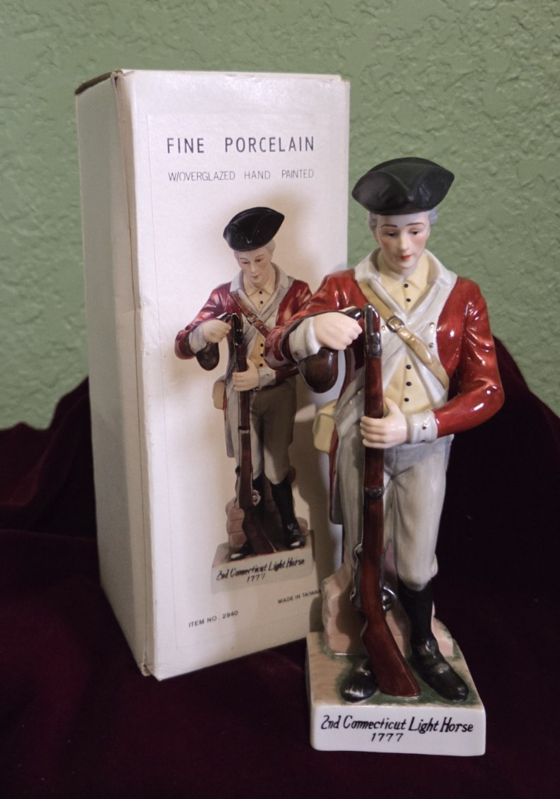 Andrea by Sadek 2nd Connecticut Light Horse 1777 Figurine Porcelain Soldier Box