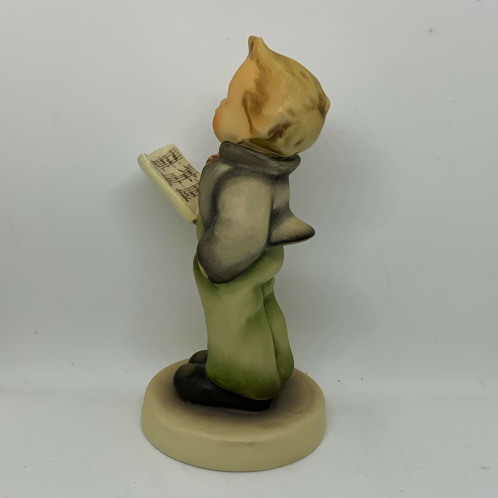 Goebel Hummel SOLOIST Figurine #135 TMK3 – 4.75 Inches *E1A