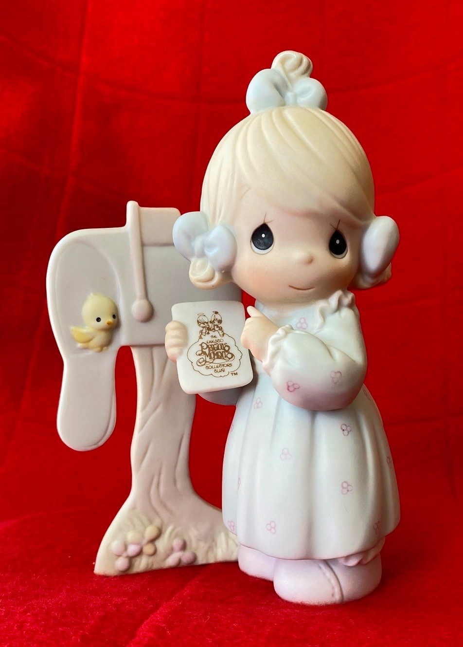 Precious Moments SHARING NEWS TOGETHER Porcelain Figurine #C0011