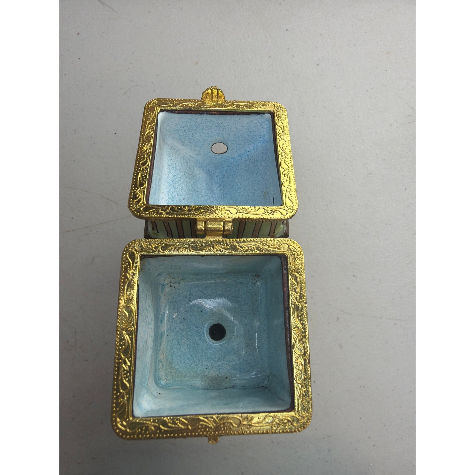 Vintage Empress Arts Enamel Mailbox Trinket Box 2000 Hinged Jewelry Gift Balloon