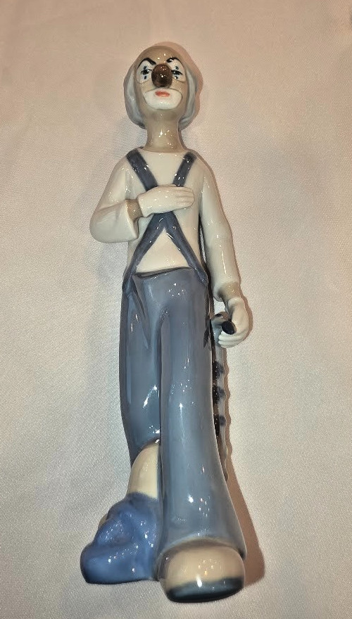 Casades Clown figurine 9 1/4″ Tall With Saxophone Made in Spain – Vintage