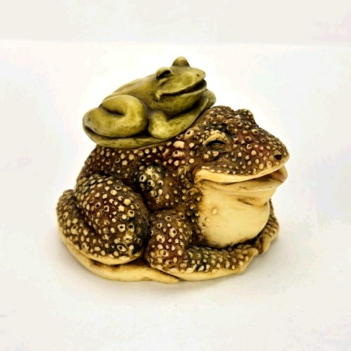 Gigglees Tomfroggery Frog and Froglet Trinket Box 2.25 in. 2003