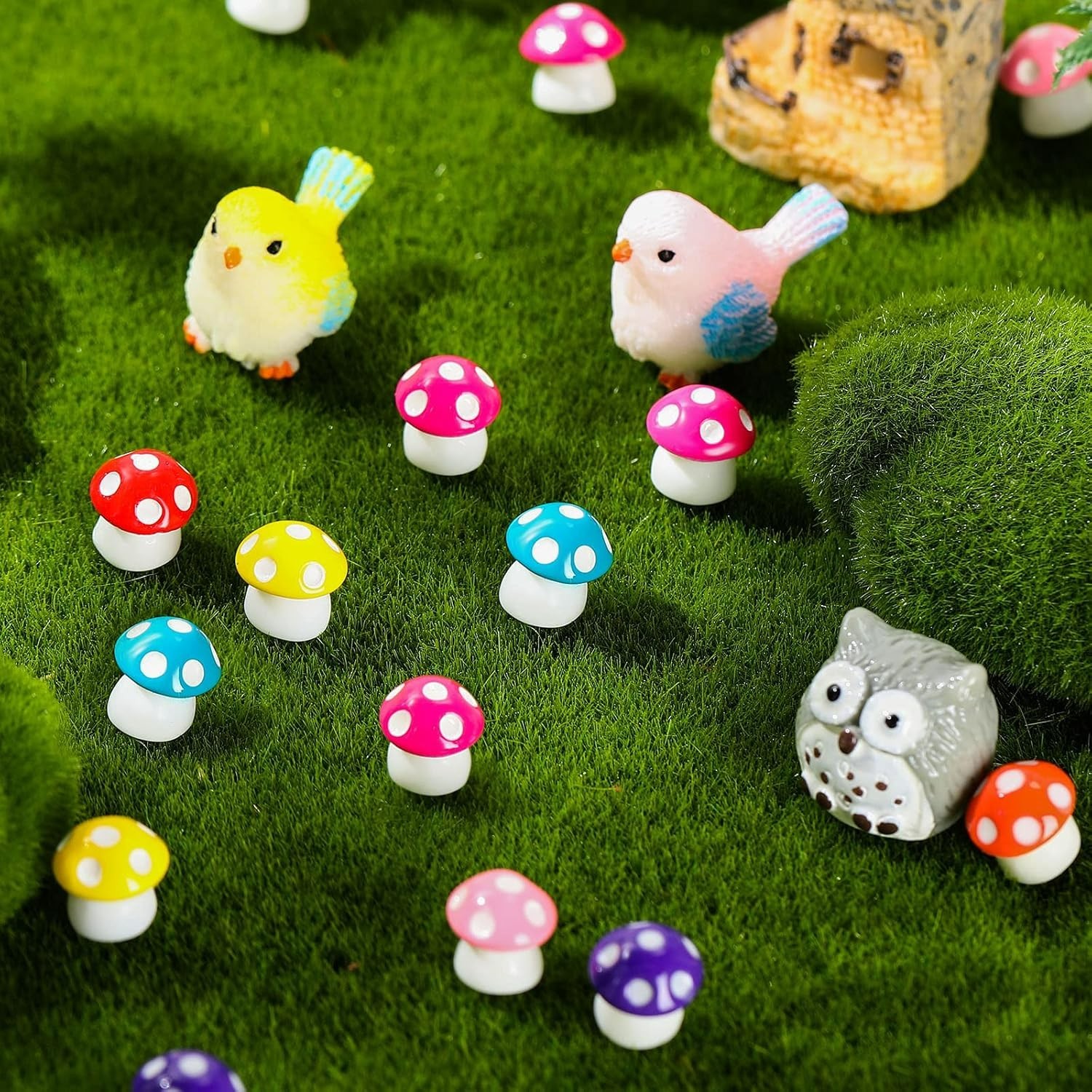Vibrant 160 Mini Mushroom Statues – Lightweight Garden Ornaments for All Ages