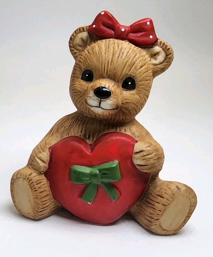 Homco Teddy Bear of the Month February 1413 Miniature Figurine Valentine Heart