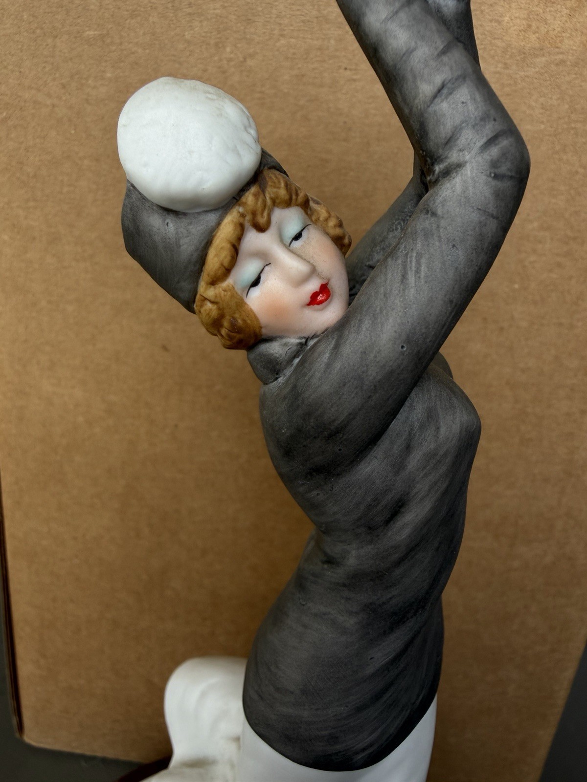 Louis Icart 1913 “le Golf” #319 Lady Golfer Vintage Porcelain Figurine w/ Stand