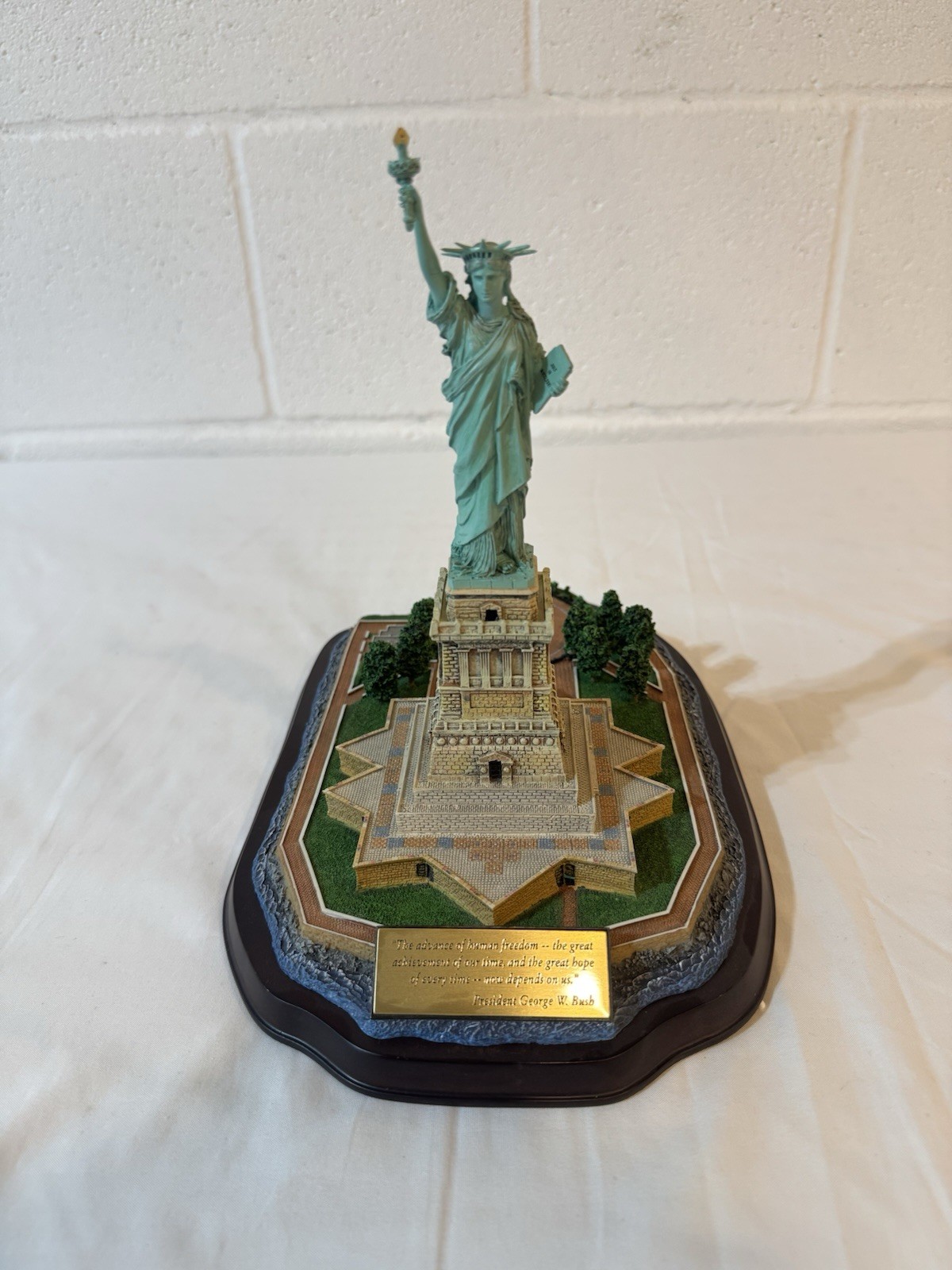 Danbury Mint Commemorative Lighted Statue of Liberty Figure + Original Box & COA
