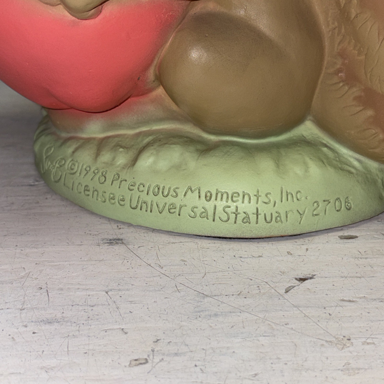 Vintage 1998 Precious Moments RACCOON W APPLE/WORM Garden Statue – RARE (2706)