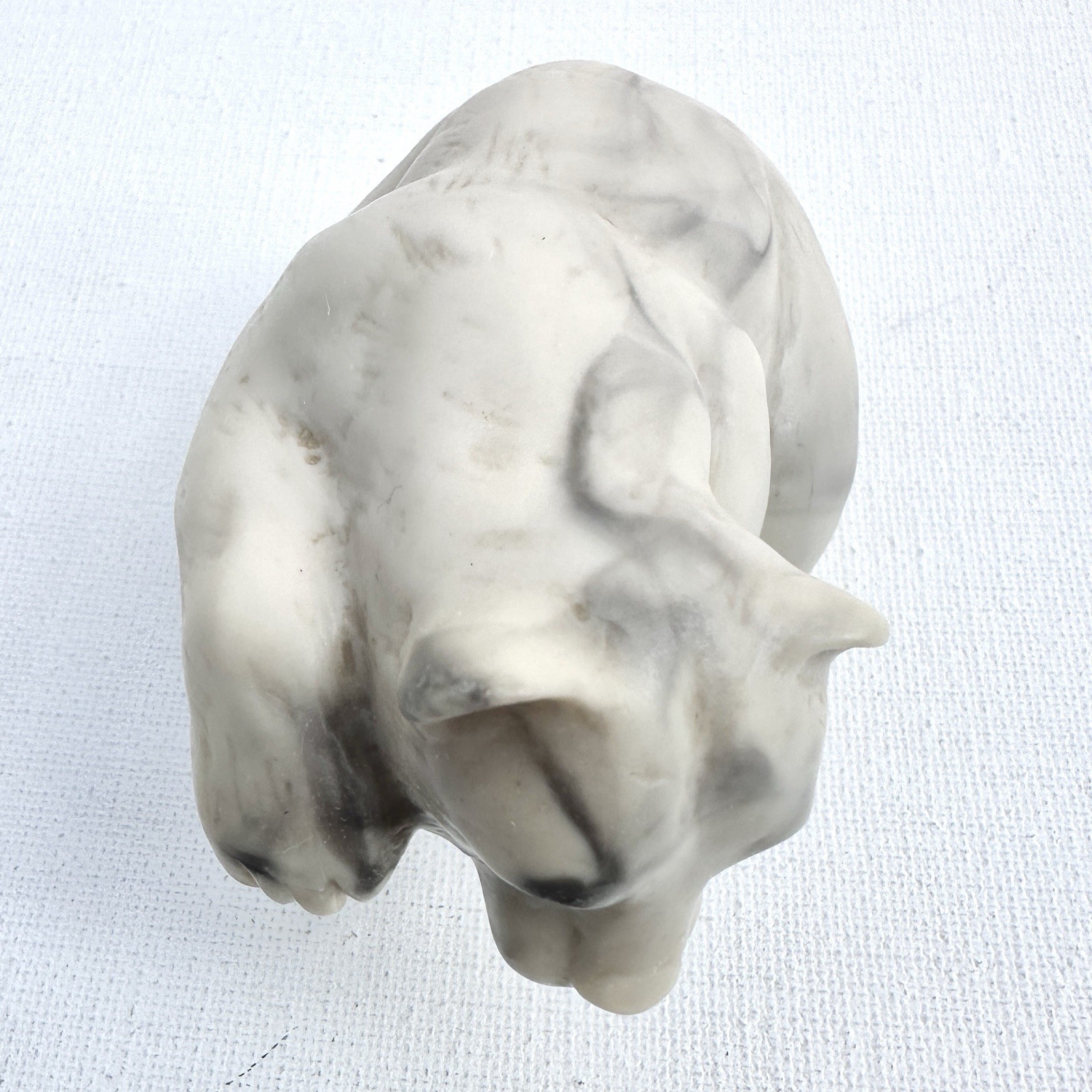 Faux Marble Resin Polar Bear, Off-White/ Gray Carved Marbled Stone Look EUC