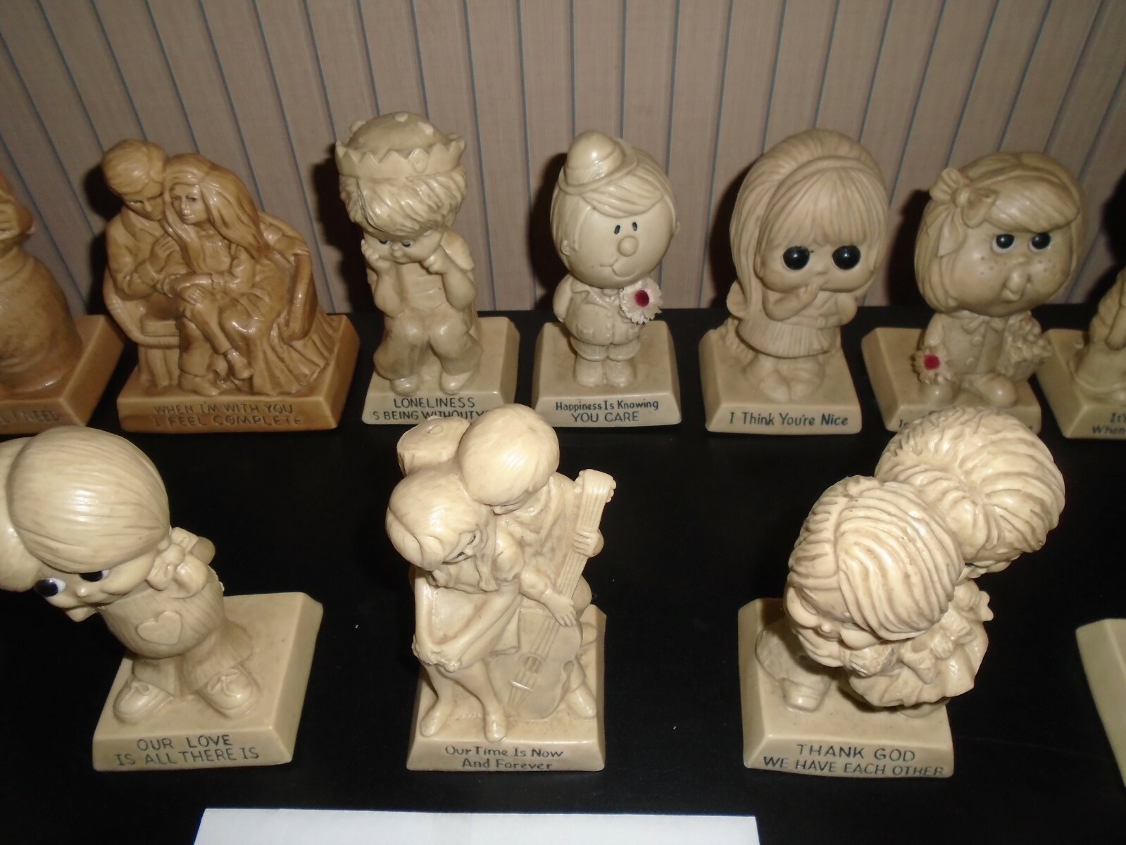 Lot of 12 Vintage 1970 – 1971 R & W Berries Cos Figurine Russ Wallace Berrie