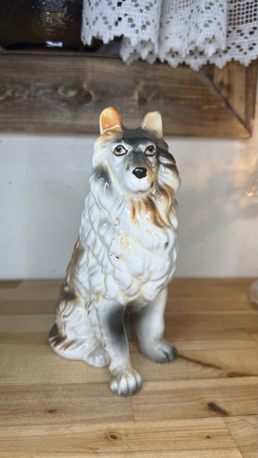 Painted Ceramic Wolf Figurine – White Gray Tan Animal Print, 1 Pack