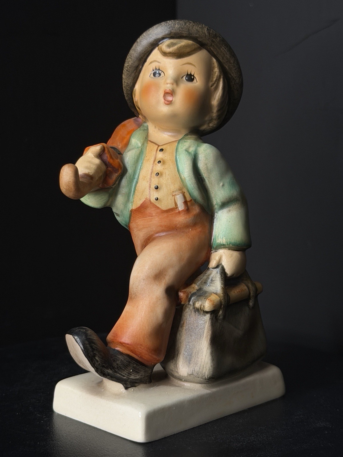 Goebel Hummel Merry Wanderer 11 2/0 No Crazing! Mint Free Shipping