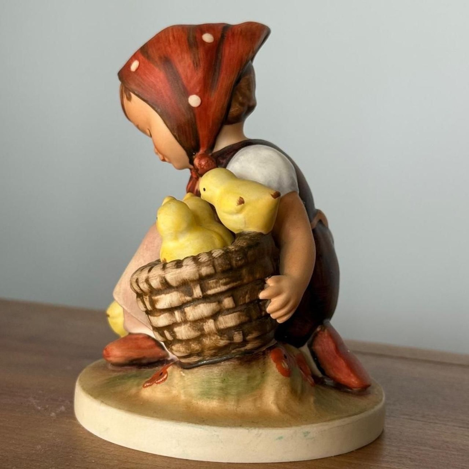 Vintage 1970’s Goebel HUMMEL CHICK GIRL Figurine #57 West Germany 4.5″ Tall