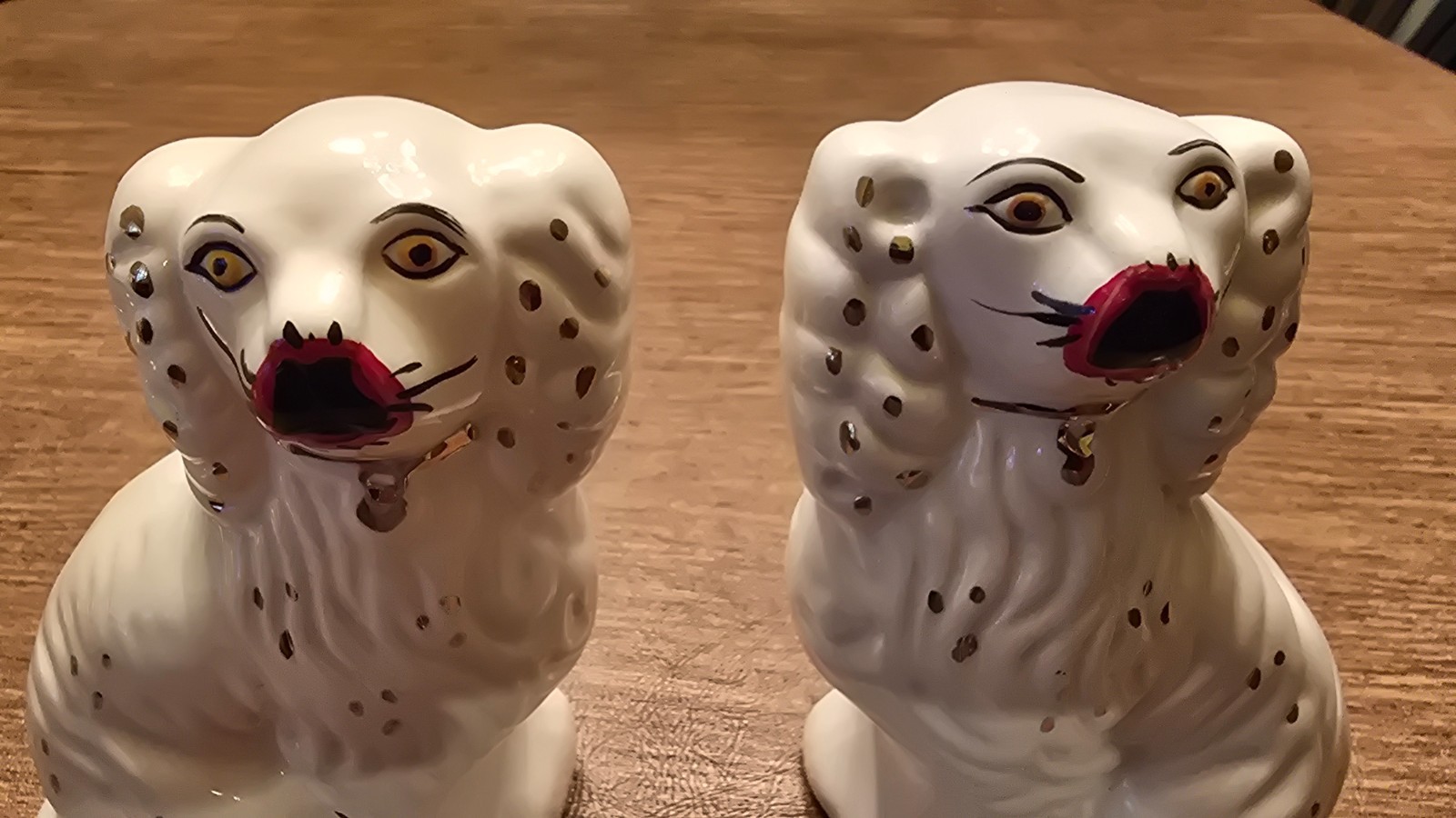 Vintage Staffordshire Spaniel Dog white gold porcelain figurine statue 7″