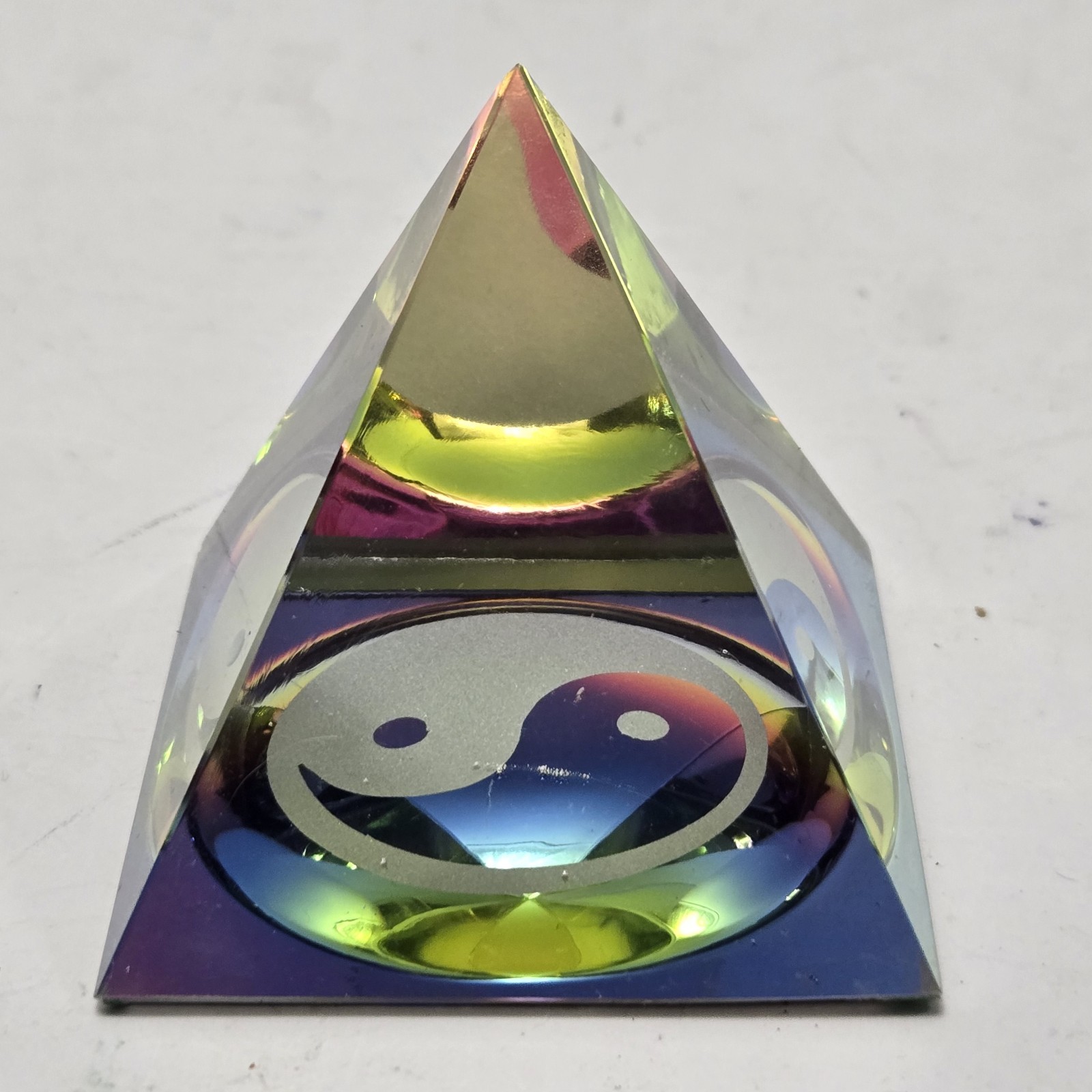 Crystal Iridescent Pyramid – Yin Yang Rainbow Colors 2.3″ Paper Weight