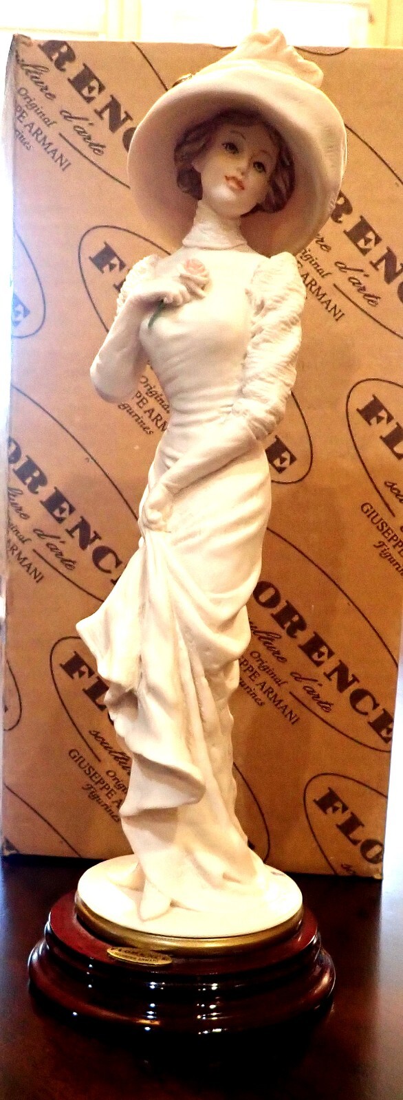 Giuseppe Armani Porcelain Figurine Lady Alice Capodimonte N Italy Florence 0718F