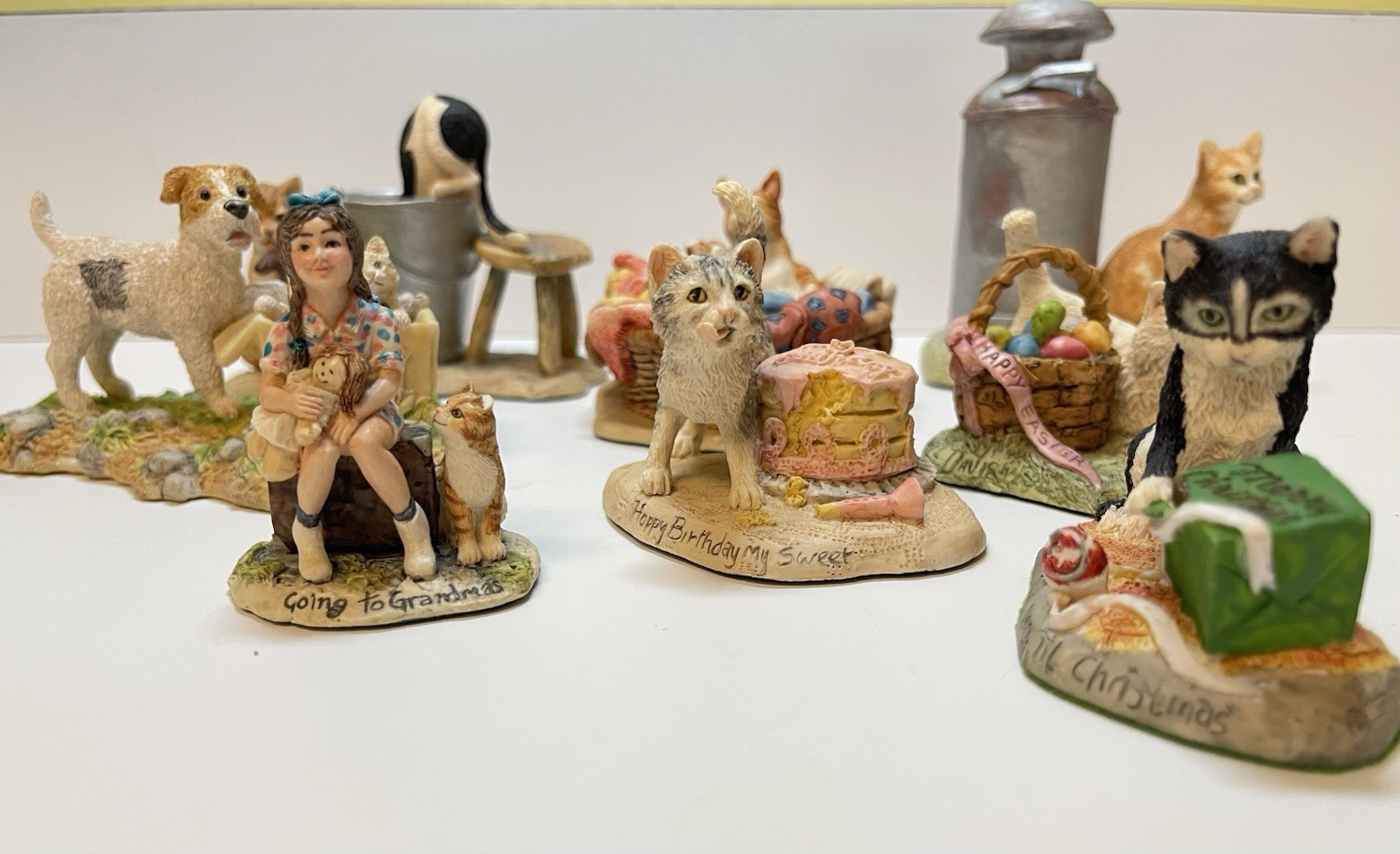 8 PIECES Lowell Davis Schmid Figurine’s Cats, Kittens, Puppy & G Daughter. 👧🏼