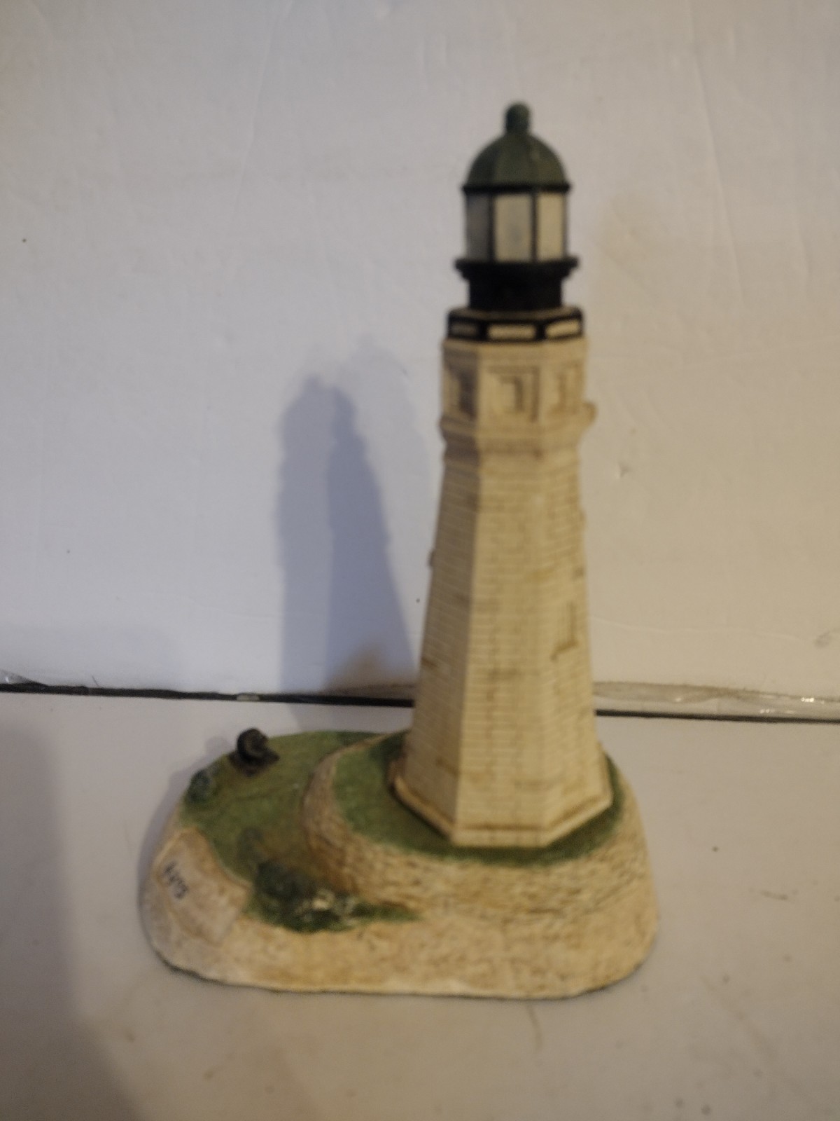 Harbour Lights Buffalo New York #122, 1991, No. 4495 / 5500 6.75 In Tall