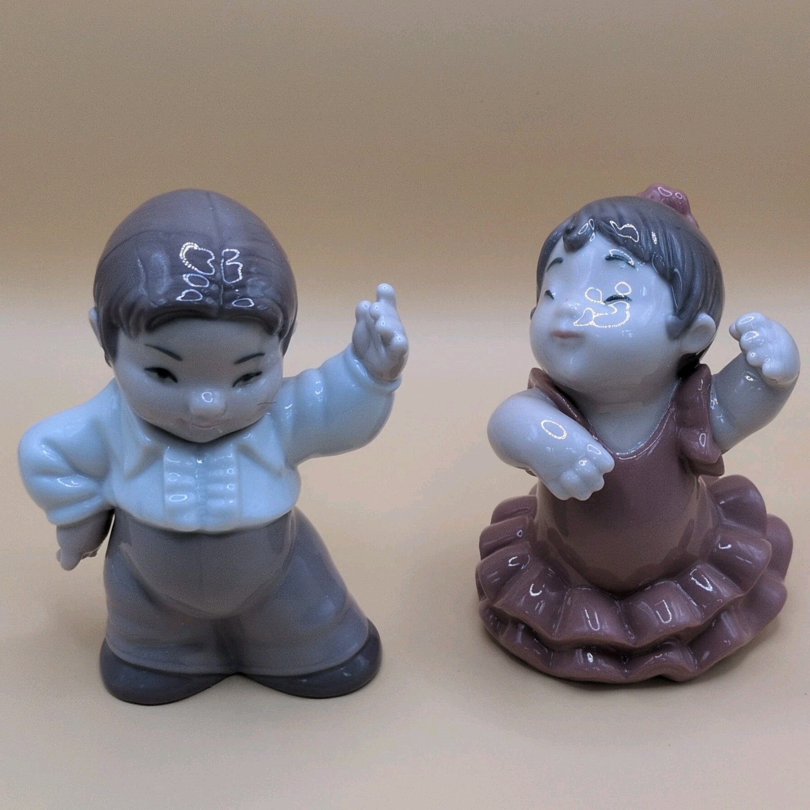 NAO Glossy Porcelain Children Figurines Set of 2 Multicolor 2000-2009