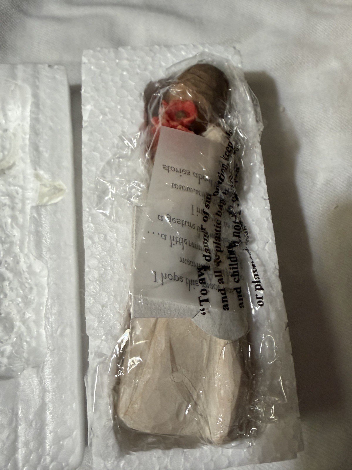 Willow Tree “Surrounded by Love” Angel Figurine Susan Lordi Demdaco- With Box