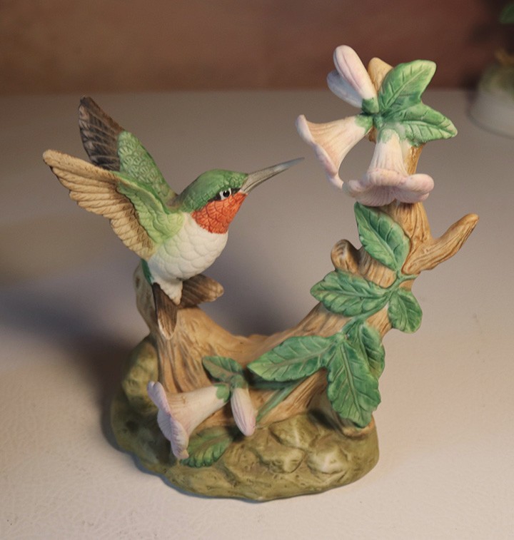 Pair of Beautiful Porcelain Hummingbird Figurines, 9″ & 6″ Tall, Orchid, 5x5x3″