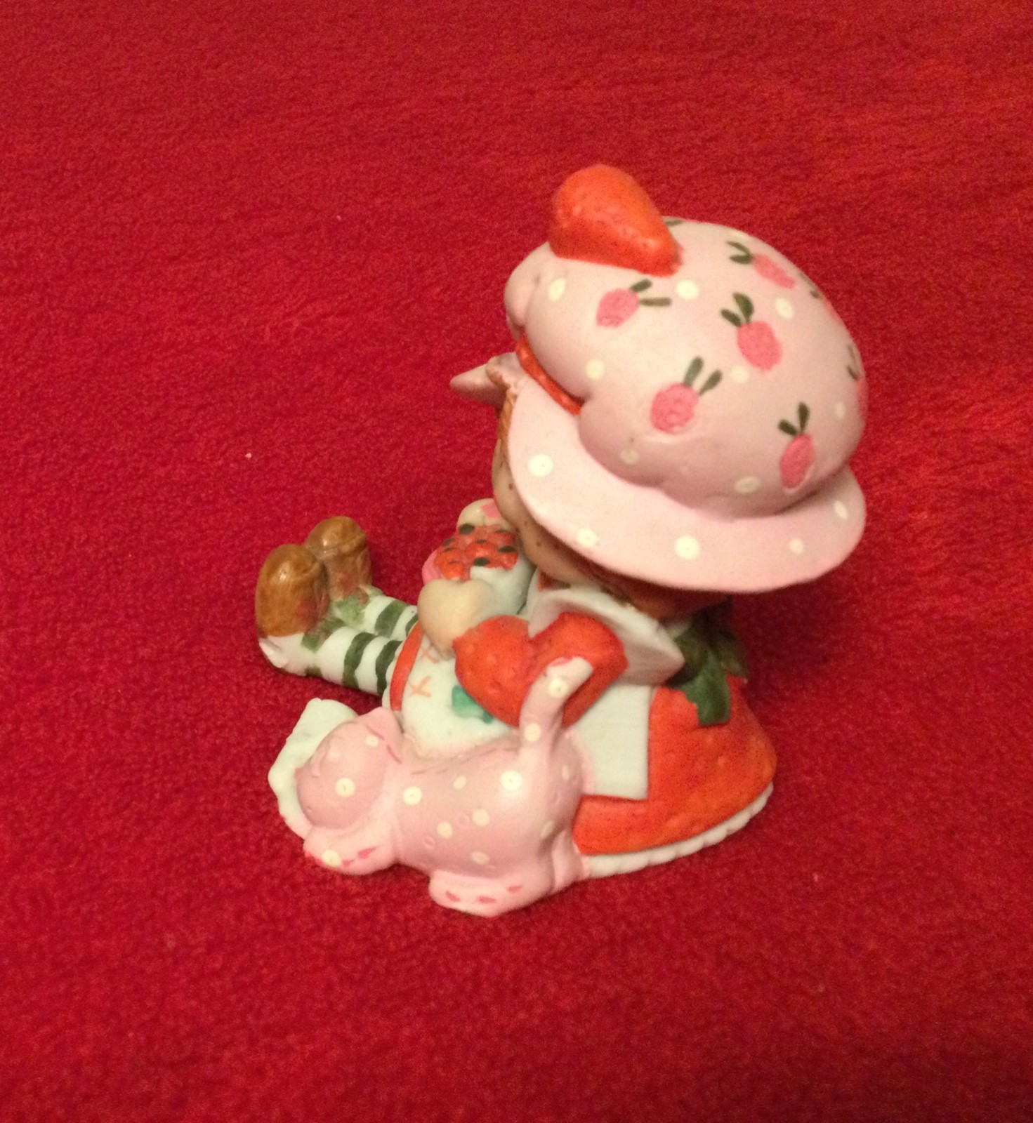🍓Vintage 1981 Strawberry Shortcake Hand Painted Fine Porcelain Figurine 🍓