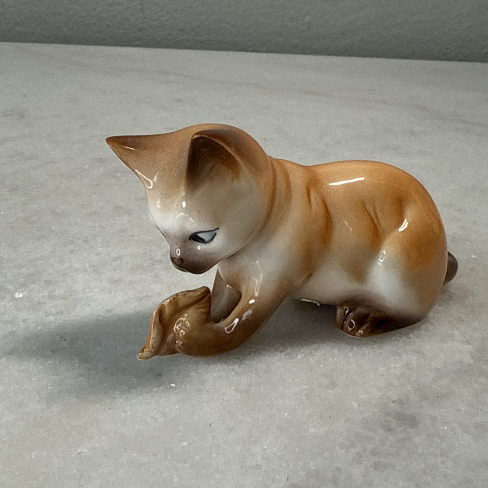 Danbury Mint Cats of Character “WHATS THIS” Porcelain Cat Figurine